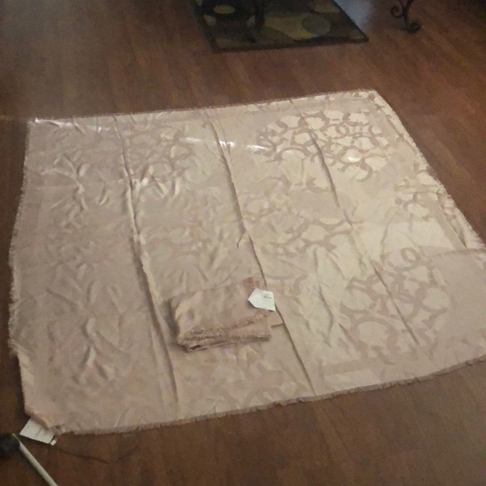 Scarf - Picture 6 of 8